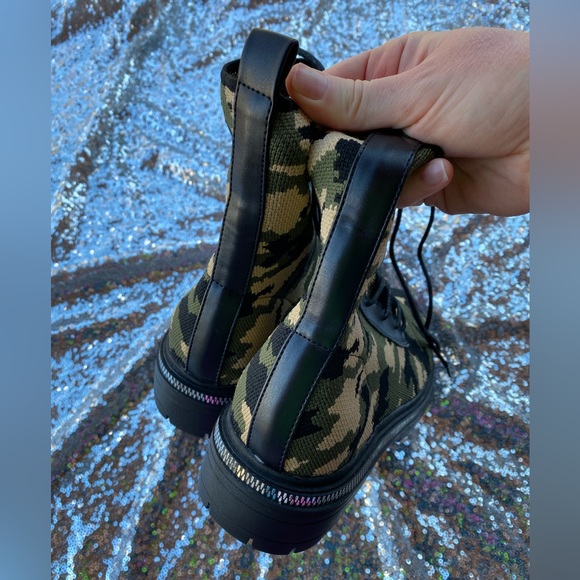 Alexis Bendel camo ankle combat boots - Picture 4 of 8